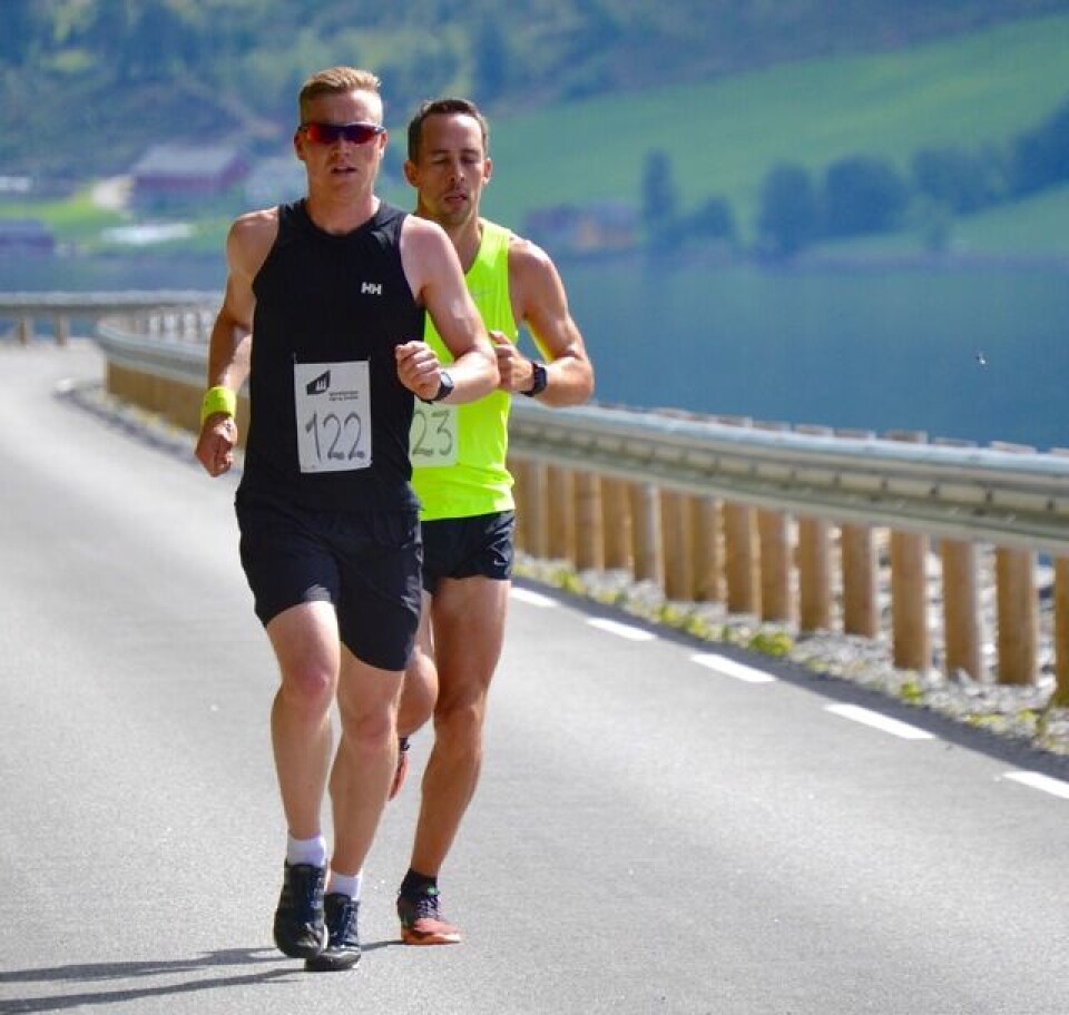 Helge Hafsås og Louise Skak vant maraton i Hornindal Halv_Magnus_Alsaker