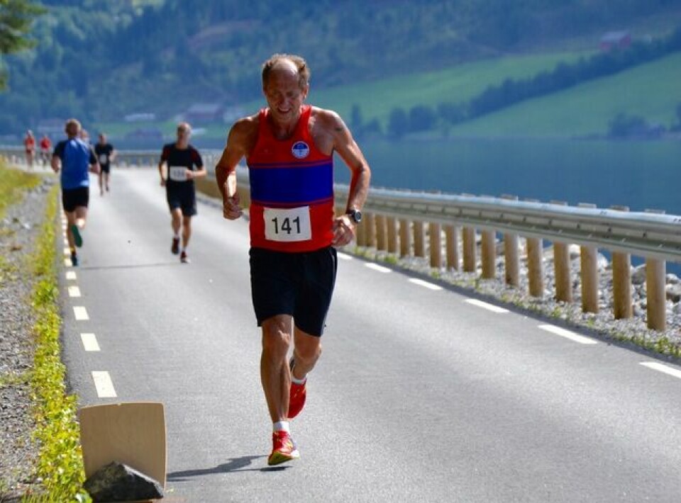 Helge Hafsås og Louise Skak vant maraton i Hornindal Halv_Ragnvald_Kanebog