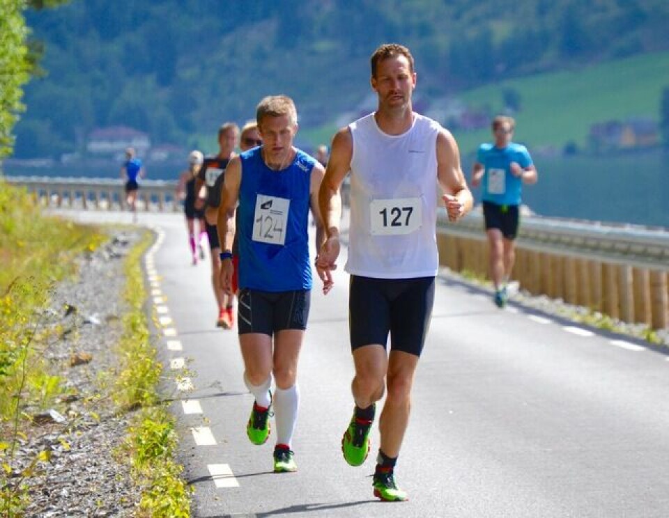 Helge Hafsås og Louise Skak vant maraton i Hornindal Halv_Ole_Christian_Hauge_and_Karl_Ludvig_Daae