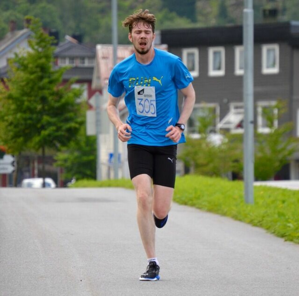 Helge Hafsås og Louise Skak vant maraton i Hornindal Vinner_miniton