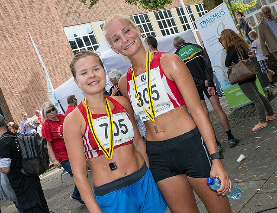 Tonje Gresslien (til venstre) gikk til topps på 10km med Sigrun Gjølberg på andreplass. Foto: Thomas Solberg, arrangøren Tonje Gresslien (til venstre) gikk til topps på 10km med Sigrun Gjølberg på andreplass. Foto: Thomas Solberg, arrangøren