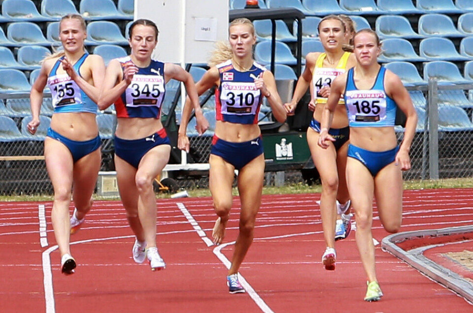 Ingeborg Østgård spurtet inn til enda en seier - vant også 800 m - OPPDATERT 800m_U20_kvinner_opploep_uten_en_sko_tele_AZ3T9335.jpg