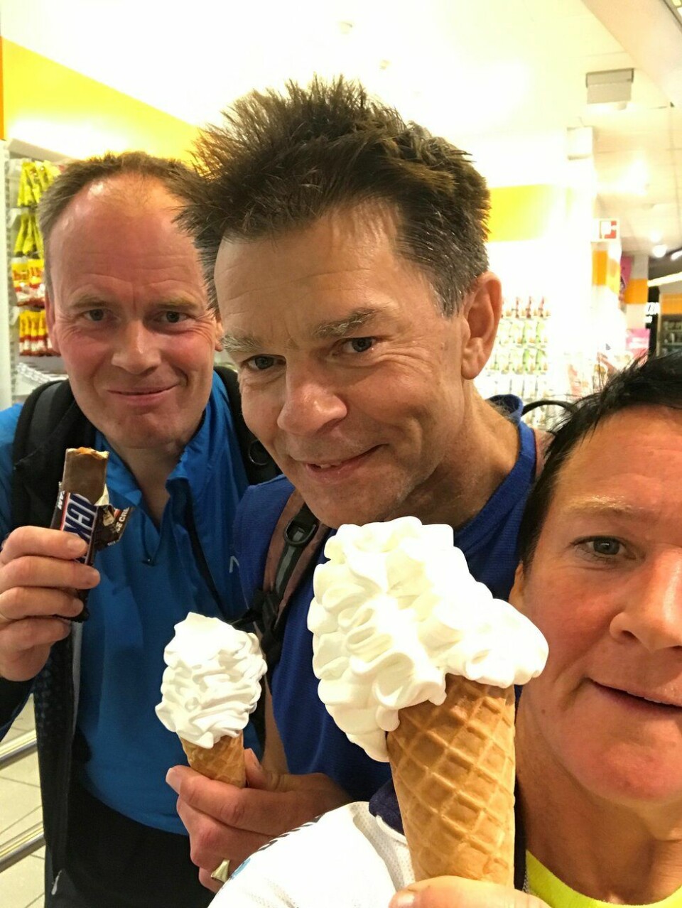 Vant Kondis-tur med Springtime og ga den bort til løpevenninne F.v: Ole Martin Semb, Trygve Gillebo og Anne-Lise Katle