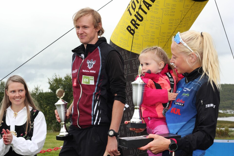 Kamp om 200 startplasser da Riasten Rundt ble eneste løp i Hardhausen Jon_Aukrus_Osmoen_Heidi_Hestmark_Smalås_vinnere.JPG