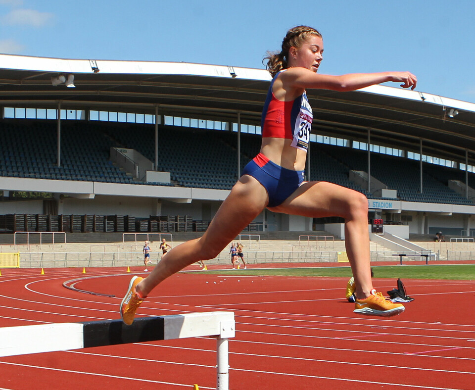 Ingeborg Østgård spurtet inn til enda en seier - vant også 800 m - OPPDATERT vid_3000m_hinder_U23_kvinner_Vilde_V_henriksen_i_lufta_A20G2488.jpg