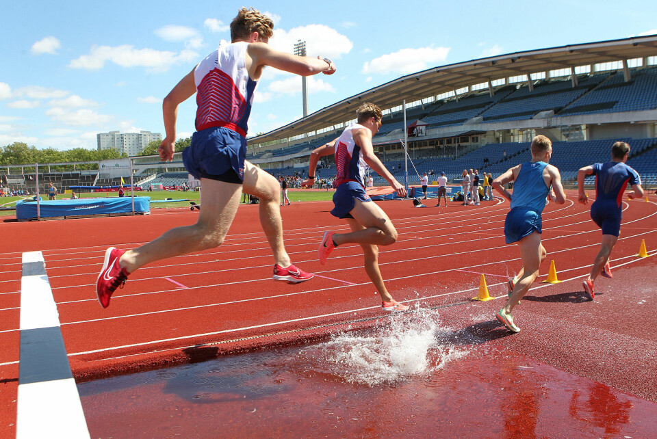 Ingeborg Østgård spurtet inn til enda en seier - vant også 800 m - OPPDATERT vid_3000m_hinder_U20-U23_menn_Hovdejord_Lundin_Warnes_vanngrav-A20G2546.jpg