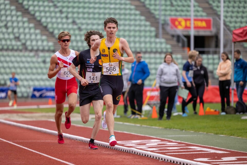 Tjalvelekene med 2000 m og 3000 m lørdag Tettrio.jpg