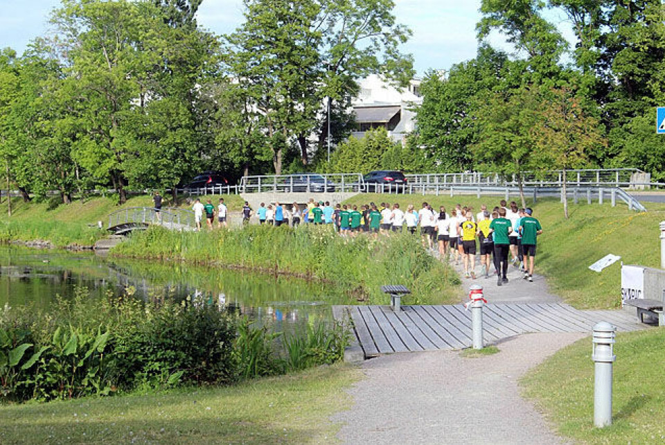 Stafettglede da 'Teamene' løp rundt og rundt Smestaddammen Idyll_ved_dammen_640.jpg