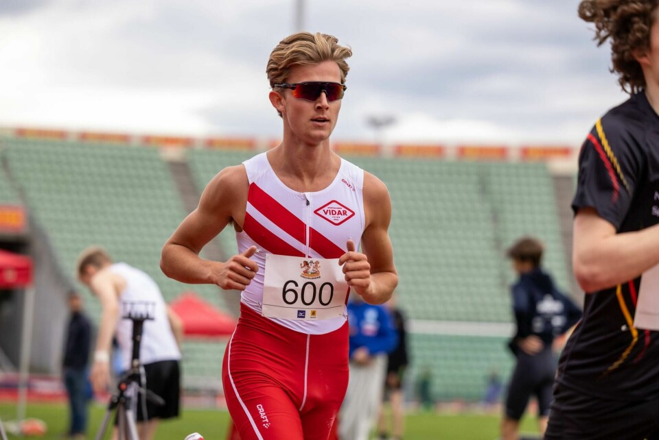 Tjalvelekene med 2000 m og 3000 m lørdag Theodor Berre Jacobsen.jpg