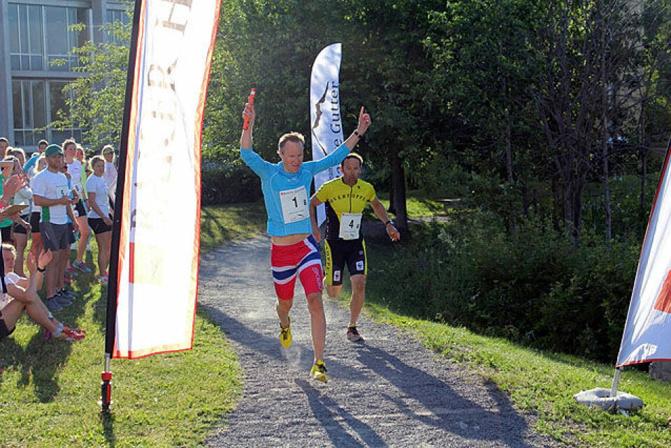Stafettglede da 'Teamene' løp rundt og rundt Smestaddammen Arild_Hagesveen_vinnerlaget_Team_Skigo_2_640.jpg