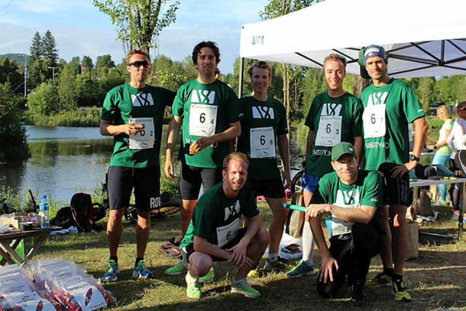 Stafettglede da 'Teamene' løp rundt og rundt Smestaddammen Team_Varsity_640.jpg