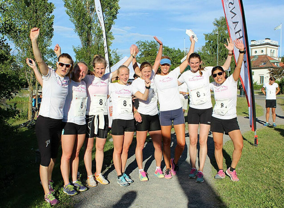 Stafettglede da 'Teamene' løp rundt og rundt Smestaddammen Team_Raske_jenter_640.jpg