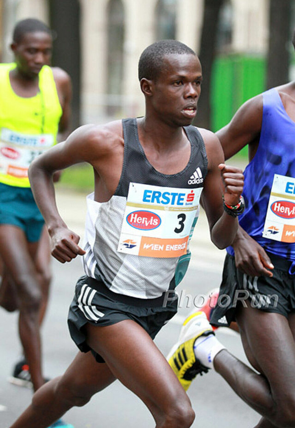 2.13.23 og sjetteplass på Weldu Negash i Wien Marathon Chemosin_Robert-Vienna16_foto_www_photorun.jpg