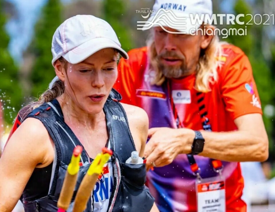 Mari Fenre, som på bildet supporteres av Sondre Amdahl under VM terrengultra 2022, er en av fire forhåndsuttatte til VM 2023. (Foto: WMTRC Thailand) Mari Fenre, som på bildet supporteres av Sondre Amdahl under VM terrengultra 2022, er en av fire forhåndsuttatte til VM 2023. (Foto: WMTRC Thailand)