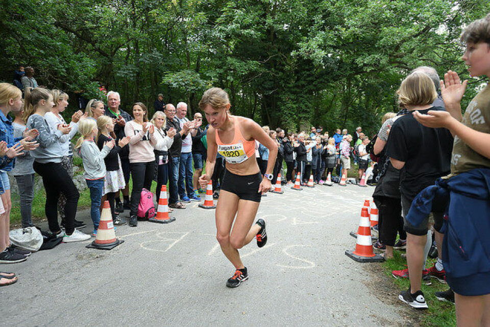 Monika Kørra på 6. plass i Etape Bornholm der 91 norske fullførte Monika_Kørra_4.etp.jpg