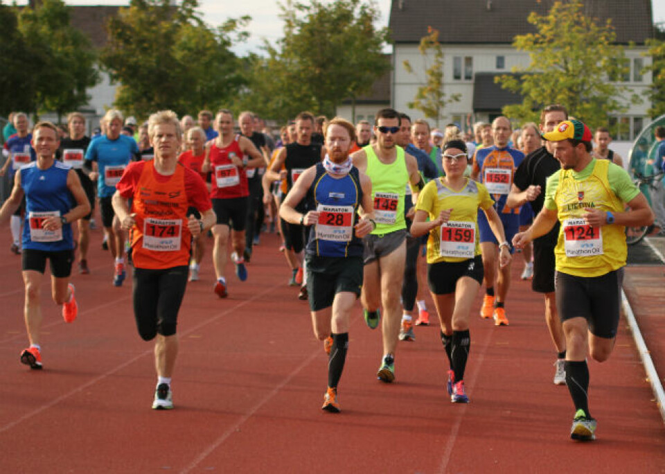 Simen Bergseth vant Stavanger halvmaraton på 1.13.11 startmaratonIMG_6589.jpg