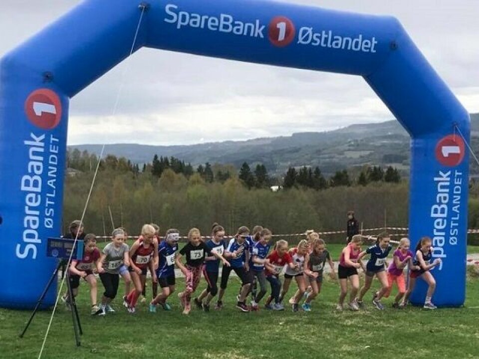 Even Brøndbo Dahl suveren i KM terrengløp Start_J11-12.jpg
