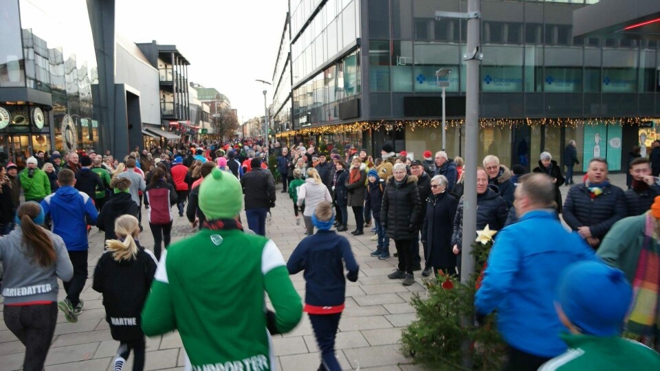 Unge mellomdistanseløpere raskest i Nyttårsløpet i Fredrikstad Massse_folk.jpg