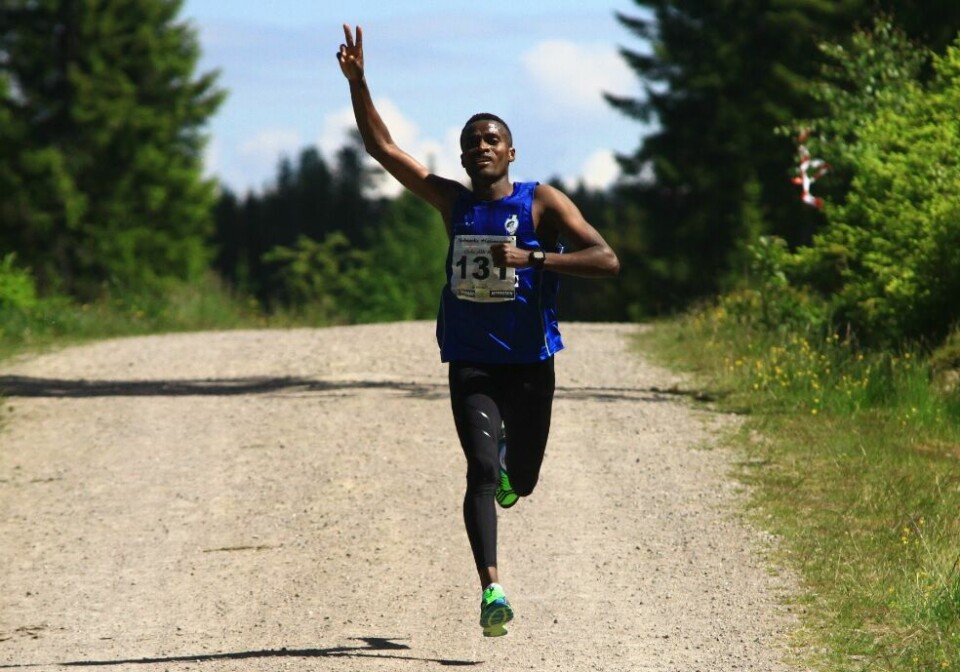 Favorittseiere i Nordmarka Halvmaraton Gishe Abdi Wako vinner