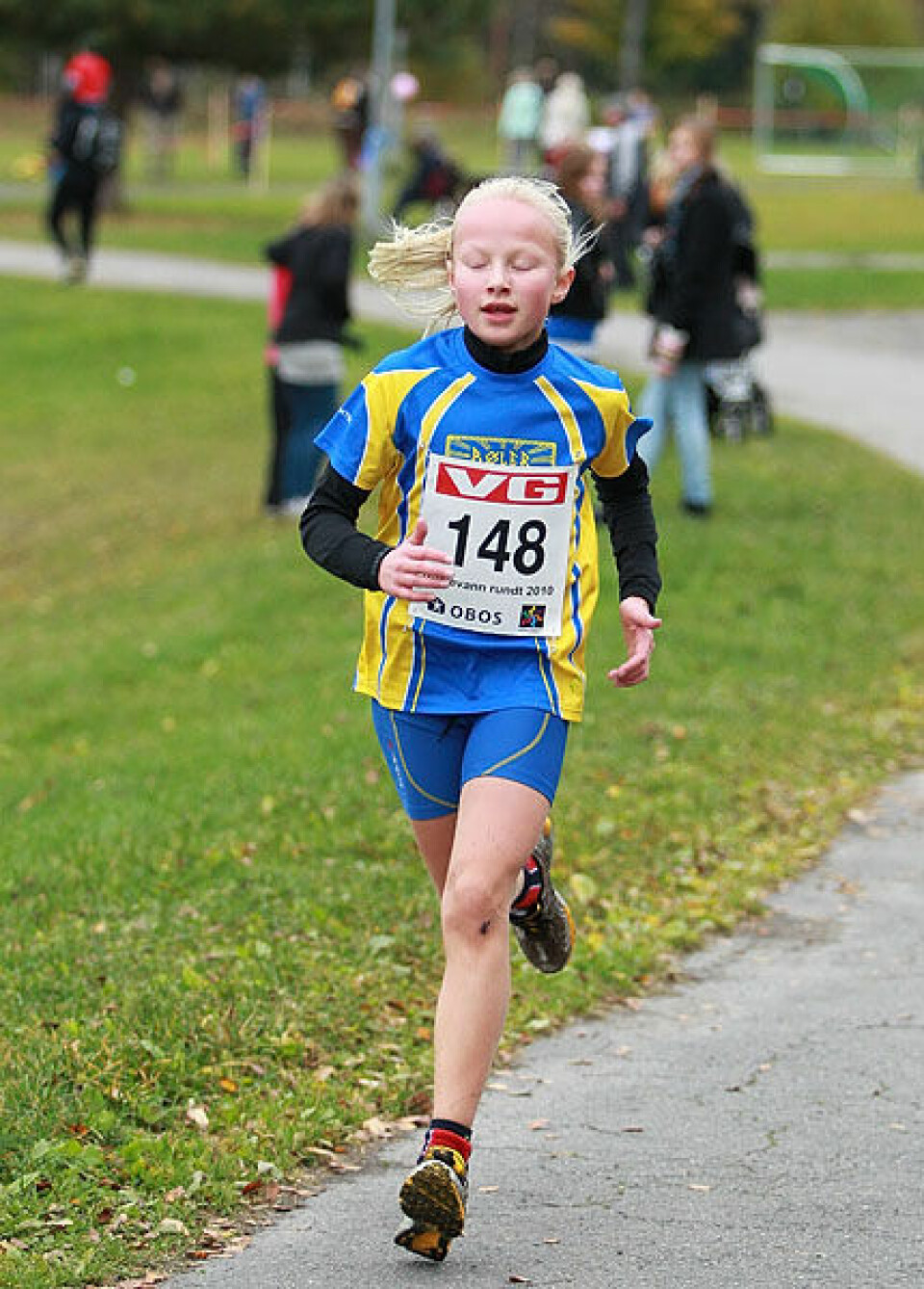 528 løp Nøklevann Rundt! 5km_Ina_Hoeie_vinner_12_13_A20G9278