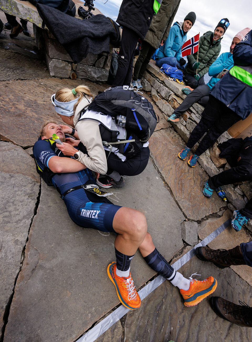Kva skjer med kroppen når ein pushar grensene i ultralange løp og triatlonar? Norseman2022-Hans-Christian-Helene-foto-Sylvain-Cavatz.jpg