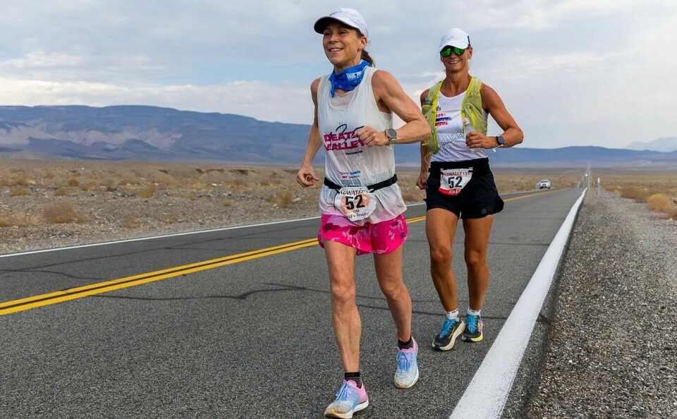 Line Caliskaner på vei til seier på den endeløse varme landeveg i Badwater 135 i juli i år. (Foto: Badwater135) Line Caliskaner på vei til seier på den endeløse varme landeveg i Badwater 135 i juli i år. (Foto: Badwater135)