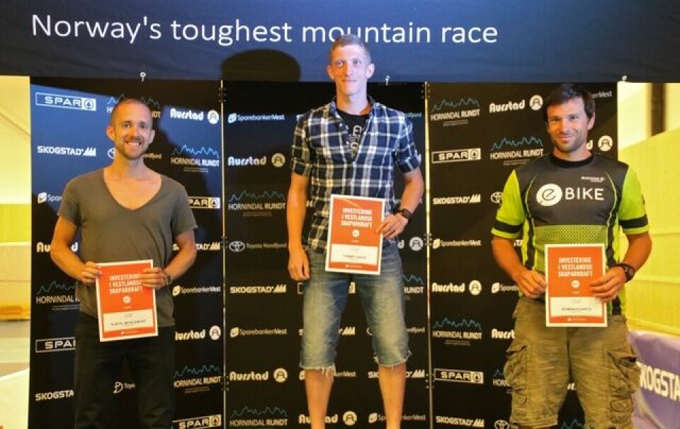 Tommy Haga og Malene Blikken Haukøy vant Hornindal Rundt pallen_herrer_75km.jpg