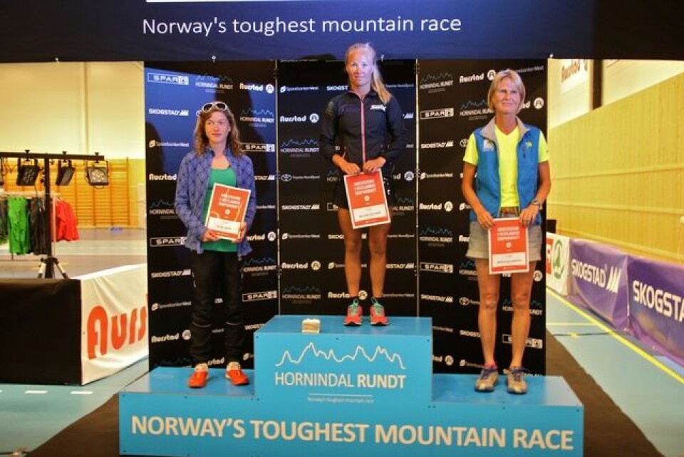Tommy Haga og Malene Blikken Haukøy vant Hornindal Rundt pallen_damer_75km.jpg