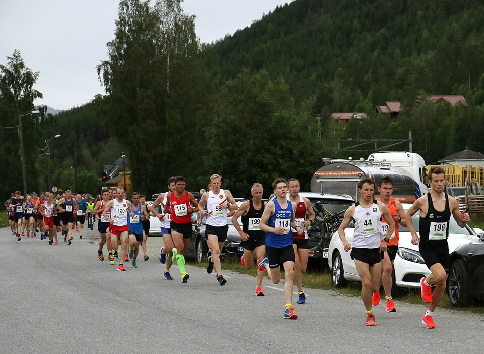 Mange sterke tider da Smalås og Losoa vant Norges Raskeste 5 km Starten_menn_4S7A0802.jpg