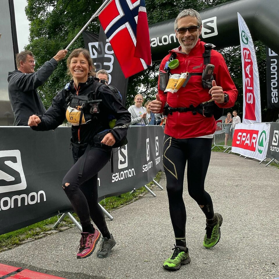 Om du vil løpe virkelig langt – påmeldinga til Oslo Bergen Trail 2023 er åpna Wendy-og_Jo-Inge_Fjellstad-mål.jpg
