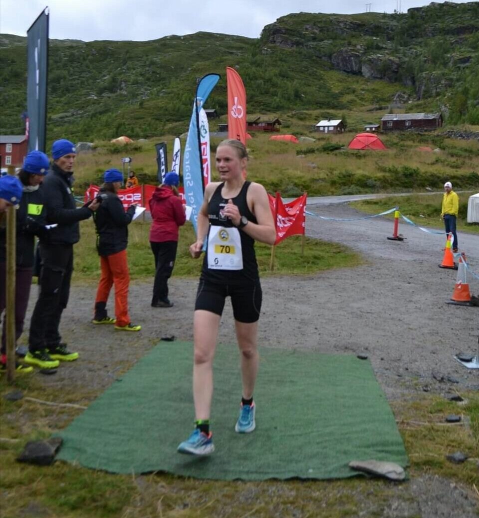 Buer og Lysaker vann 'Fanaråken Opp' i Fortun-Turtagrø Merete i mål_Foto_LeneBolstad.jpg