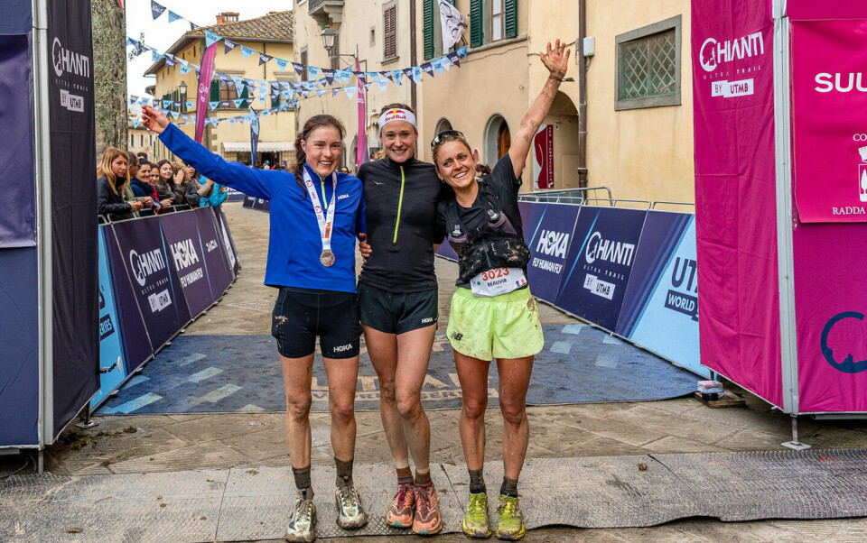 Norske Ida Robsahm (til venstre) ble nummer to på maratonløpet, slått av Judith Wyder og med god margin bakover til Maëlle Beauvir. (Foto: arrangøren) Norske Ida Robsahm (til venstre) ble nummer to på maratonløpet, slått av Judith Wyder og med god margin bakover til Maëlle Beauvir. (Foto: arrangøren)