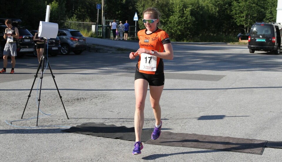 Janne Elin Vatnaland vant 10 km i Ålesund på tiden 41.15. Janne hadde bare fire menn foran seg på resultatlisten Janne Elin Vatnaland vant 10 km i Ålesund på tiden 41.15. Janne hadde bare fire menn foran seg på resultatlisten