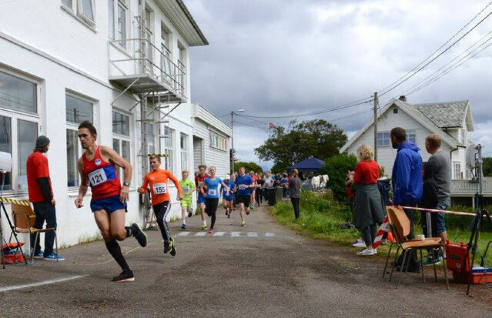 Teten på an Nautisk maraton kommer gjennom Teten på an Nautisk maraton kommer gjennom
