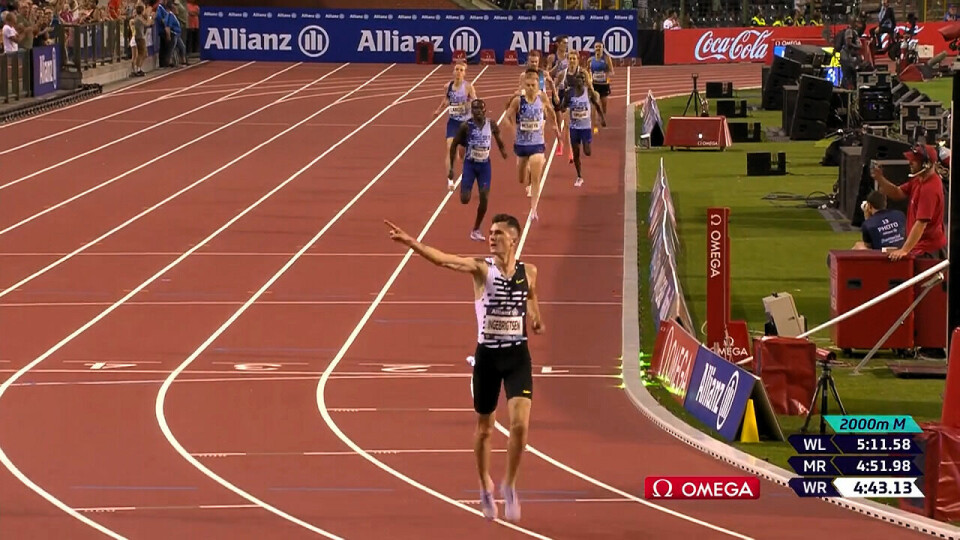 Jakob Ingebrigtsen smadret verdensrekorden på 2000 m i Brüssel Målgesten.png