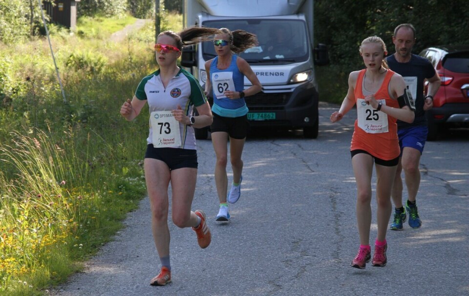 62 løpere i sommerkarusellen i Ålesund Jenter_5km