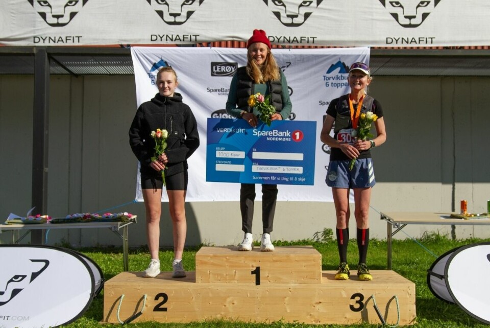 Isak Bergset og Johanna Åström til topps i solfylt Torvikbukt 6 topper 12_IMG_5221v2_1600.jpg