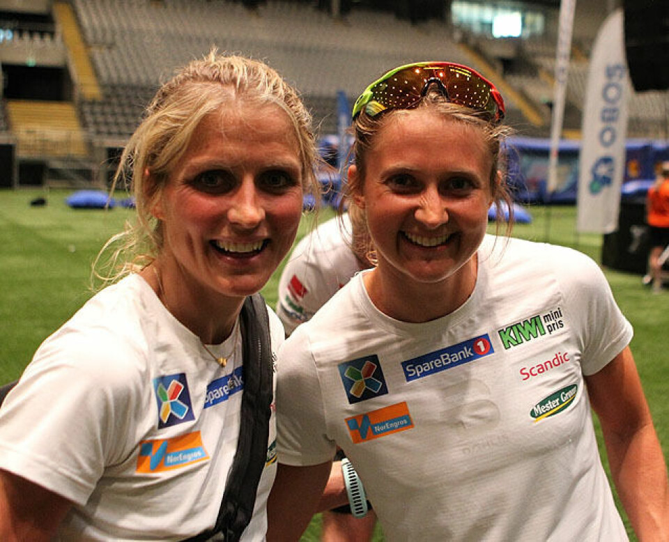Nr. 1 og 2: Therese Johaug og Ingvild Flugstad Østberg i Telenor Arena etter løpet. (Foto: Kjell Vigestad) Nr. 1 og 2: Therese Johaug og Ingvild Flugstad Østberg i Telenor Arena etter løpet. (Foto: Kjell Vigestad)