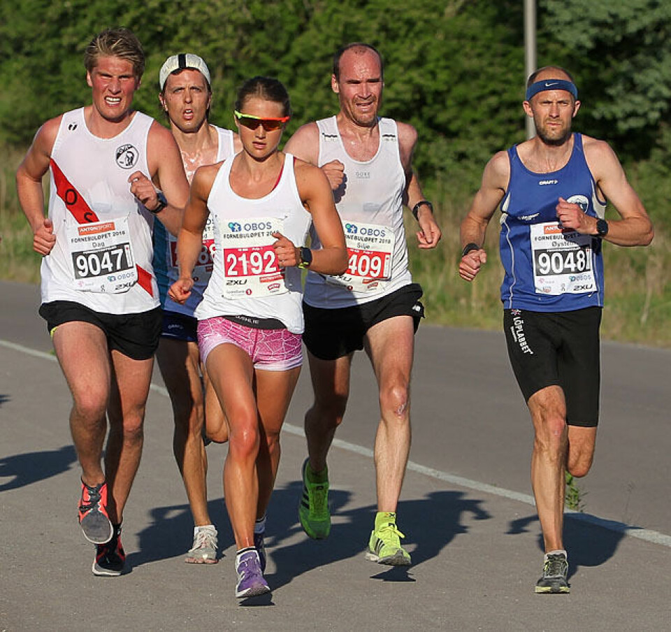 Therese Johaug i kjempeform - suveren i Fornebuløpet 10km-Ingvild_Flugstad_Oestberg_og_hennes_hoff_A20G4689.jpg