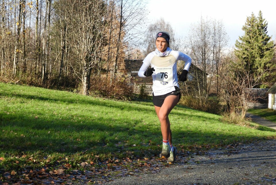 Julie Marie Larsen med seier i sikte 2 km før mål i Ottestad søndag. (Foto: Stein Arne Negård) Julie Marie Larsen med seier i sikte 2 km før mål i Ottestad søndag. (Foto: Stein Arne Negård)