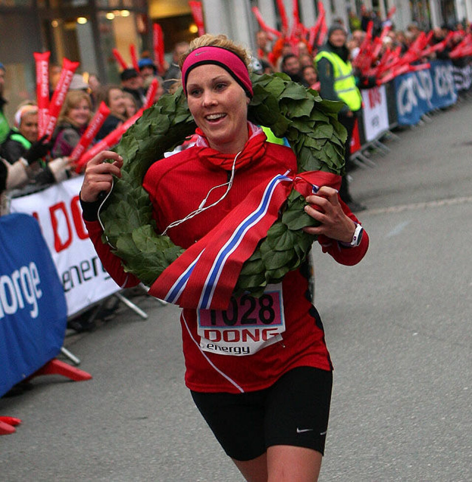Delt 'svensk' seier i Midnight Sun Marathon Maria_Venås_maalgang_A20G5889.jpg
