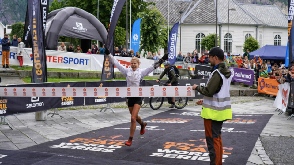 Sophia Laukli vinner av 25 km. Foto: Arild Solberg / Stranda Fjord Trial Race Sophia Laukli vinner av 25 km. Foto: Arild Solberg / Stranda Fjord Trial Race