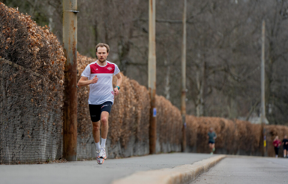 Vi ser Sjur Krystad Prestsæter i fint driv på SK Vidars fellestrening rundt Nordre Gravlund i Oslo. (Foto: Gudmund Toverud Høglund) Sjur Krystad Prestsæter