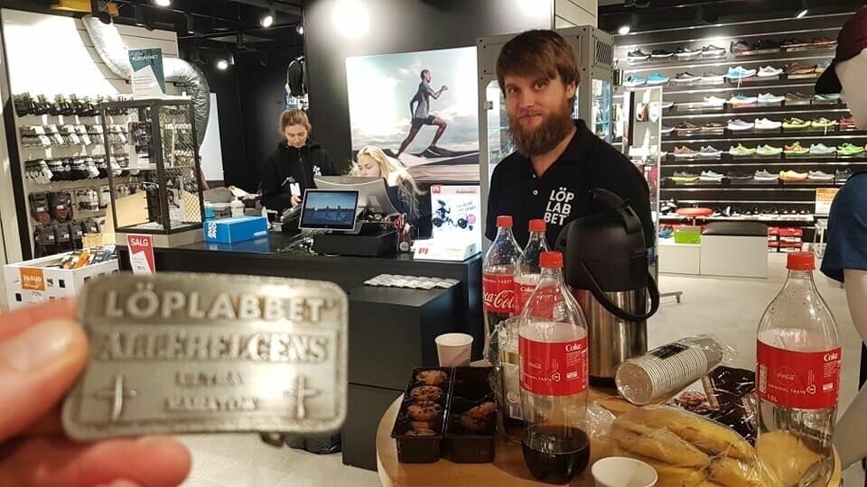 32 løp Löplabbets Allehelgensultra fra Drammen til Sandvika Løplabbets_stoirkiosk_HelgeR-foto.jpg