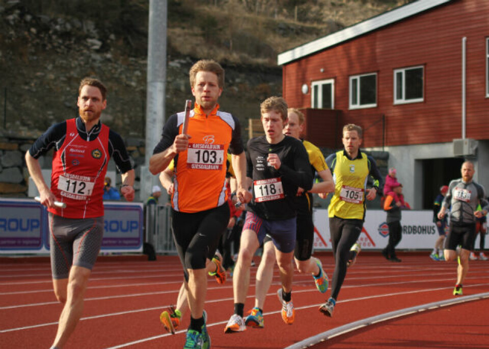 Trond Idland(112) og Bengt J Sundvor(103) leder ann på første etappe på 1000m. Foto: Ingve Aalbu. Trond Idland(112) og Bengt J Sundvor(103) leder ann på første etappe på 1000m. Foto: Ingve Aalbu.