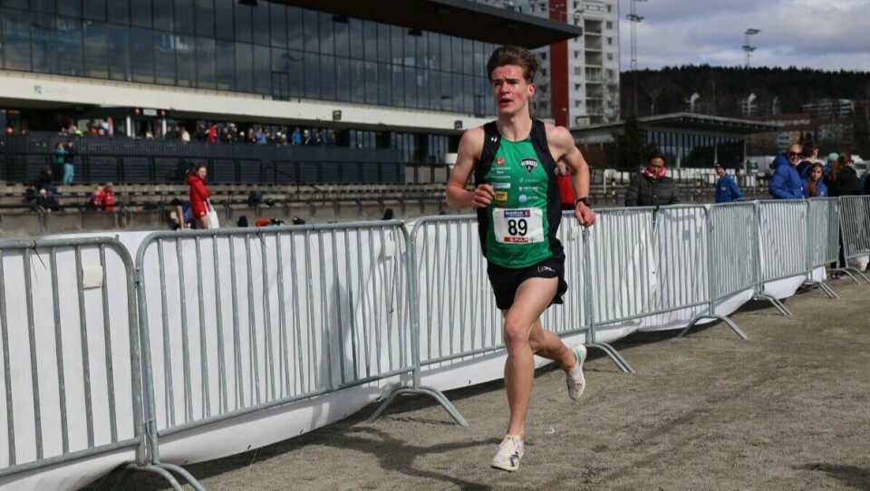 Åsmund Sunde Førde da han løp inn til gull i U20 i NM terrengløp på Bjerke Travbane i vår. (Foto: Einar Børve) Åsmund Sunde Førde da han løp inn til gull i U20 i NM terrengløp på Bjerke Travbane i vår. (Foto: Einar Børve)