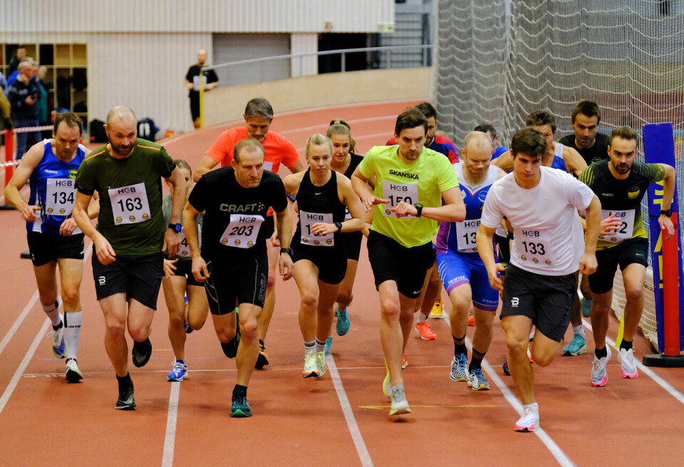 Kristin Waaktaar Opland og Tobias Kronborg vant 3000 m i Trøndersk Vinterkarusell Startfelt2.jpg