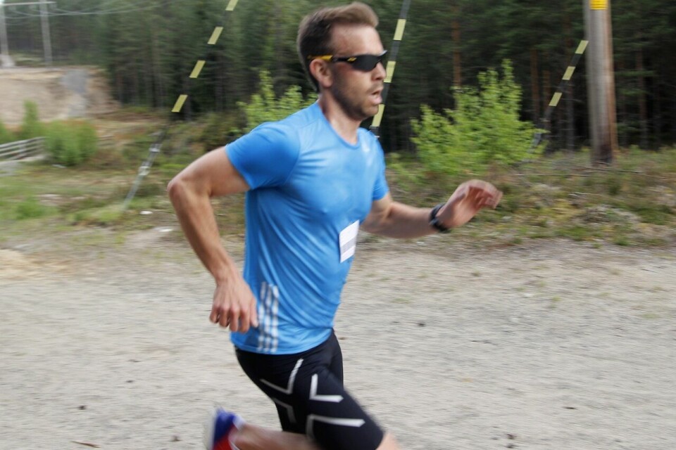 Mads Novik Nilsen spurter mot mål i Gå-joggen i Elverum i 2017. Mads Novik Nilsen spurter mot mål i Gå-joggen i Elverum i 2017.