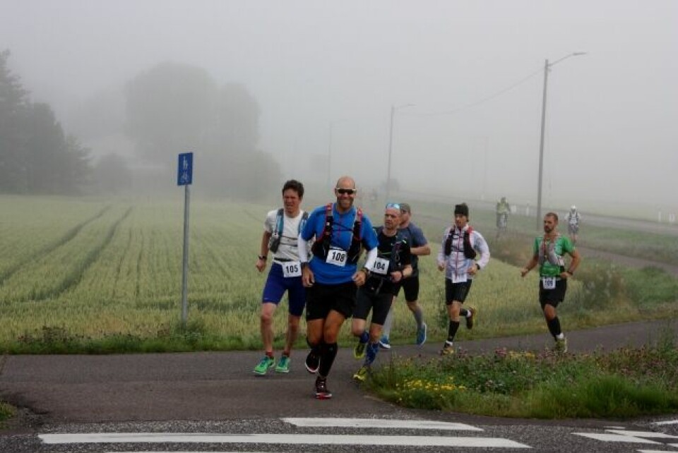 Cathrine Holme og Stian Kværnsmyr vant det første Hof Toppers ultraløp IMG_7585_75løp_etter_1km_Stordalen,Aakre_Flatin (640x427).jpg