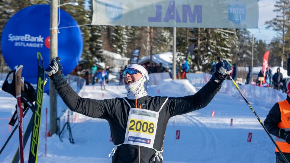 Så glad var polske Krzysztof Chowicki etter å ha gjennomført halvmaraton på Østby i 2024. (Foto: Jonas Sjøgren) Så glad var polske Krzysztof Chowicki etter å ha gjennomført halvmaraton på Østby i 2024. (Foto: Jonas Sjøgren)